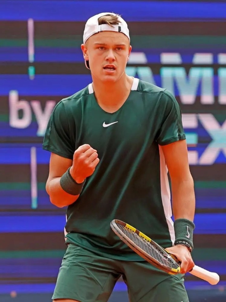 乐观并非刻 乐观并非刻