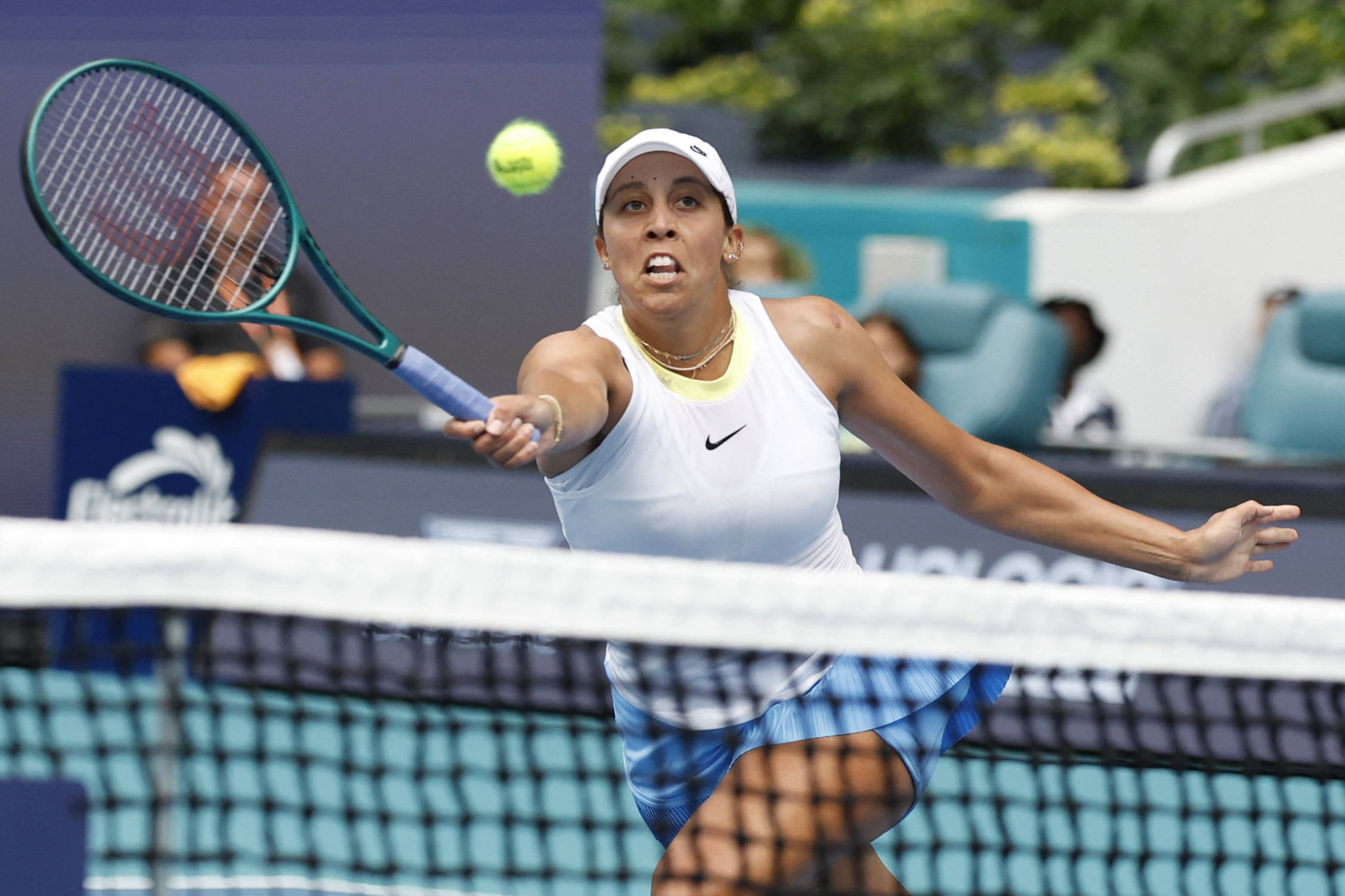 与众多竞争 与众多竞争