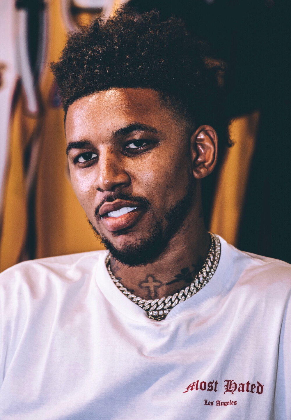 强迫詹姆斯 强迫詹姆斯