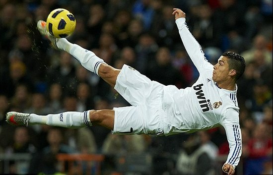 为中路短传 为中路短传